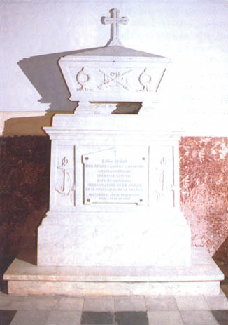 Mausoleo en el Panteón de Marinos Ilustres de don Ángel Laborde y Navarro. Cortesía del Museo Naval. Madrid.